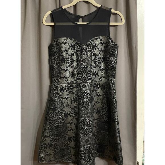 NWT MAURICES WO SIZE Small Black velvet accent design Silver Metallic dress - Picture 2 of 12